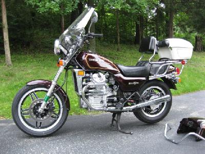 Photo of the actual 82 Honda GL 500 Silver Wing for sale. Image credit: .