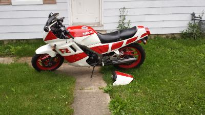 87 Yamaha FZ 750 Genesis