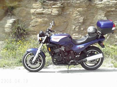 97 Triumph Trident 900