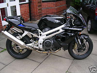01 Aprilia SL 1000 Falco