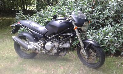 01 Ducati Monster 900