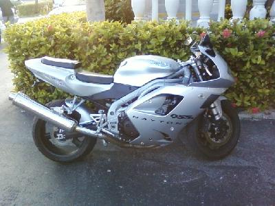 02 Triumph Daytona 955i