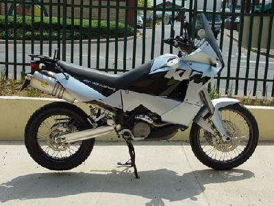 05 KTM 950 Adventure Black