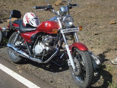 06 Bajaj Avenger