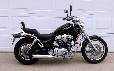 06 Suzuki Boulevard S83