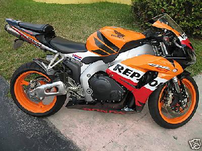 Photo of the actual 07 Honda CBR 600 RR for sale. Image credit: .