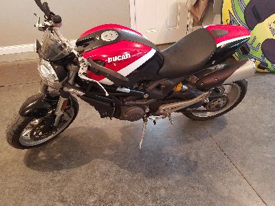10 Ducati Monster 1100