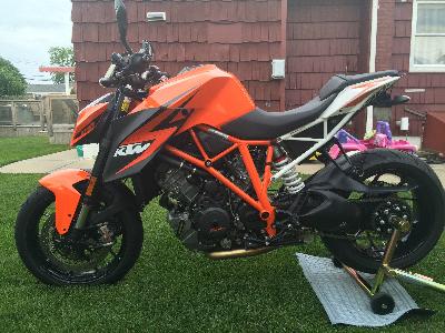 14 KTM 1290 Super Duke R