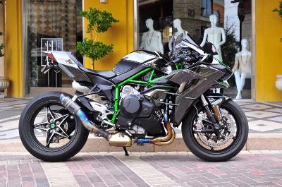 15 Kawasaki Ninja 300